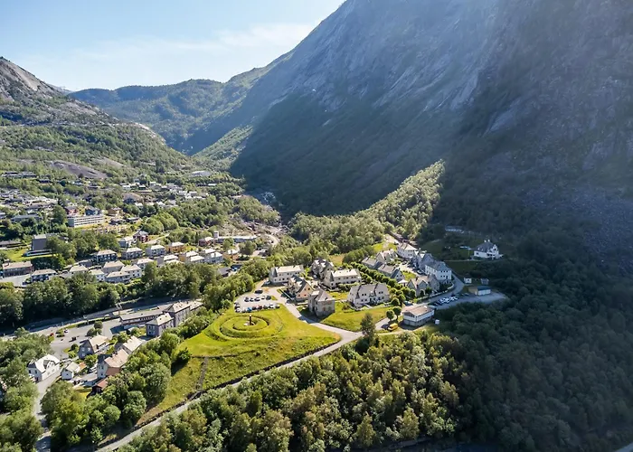 Trolltunga Fjord Living דירה טיסדאל